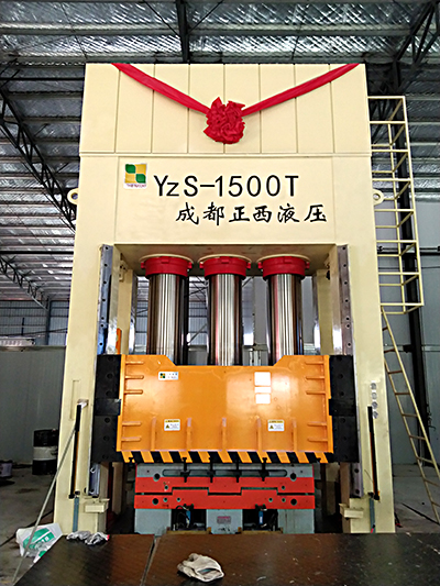 1500噸復合材料液壓機 1500噸復合材料液壓機