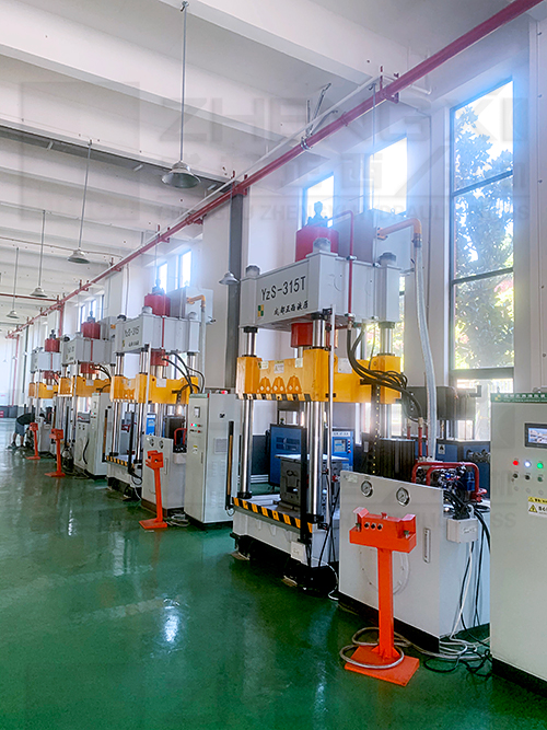 315噸四柱液壓機成功安裝調試 315噸四柱液壓機成功安裝調試